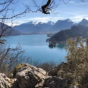 https://charmant-studio-au-cur-dannecy.hotels-rhonealpes.com