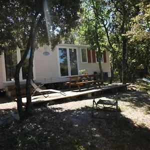 https://mobil-home-6-personnes.fr-provencehotel.com