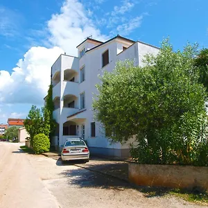 apartments-sebastian-1842.in-istria.net/