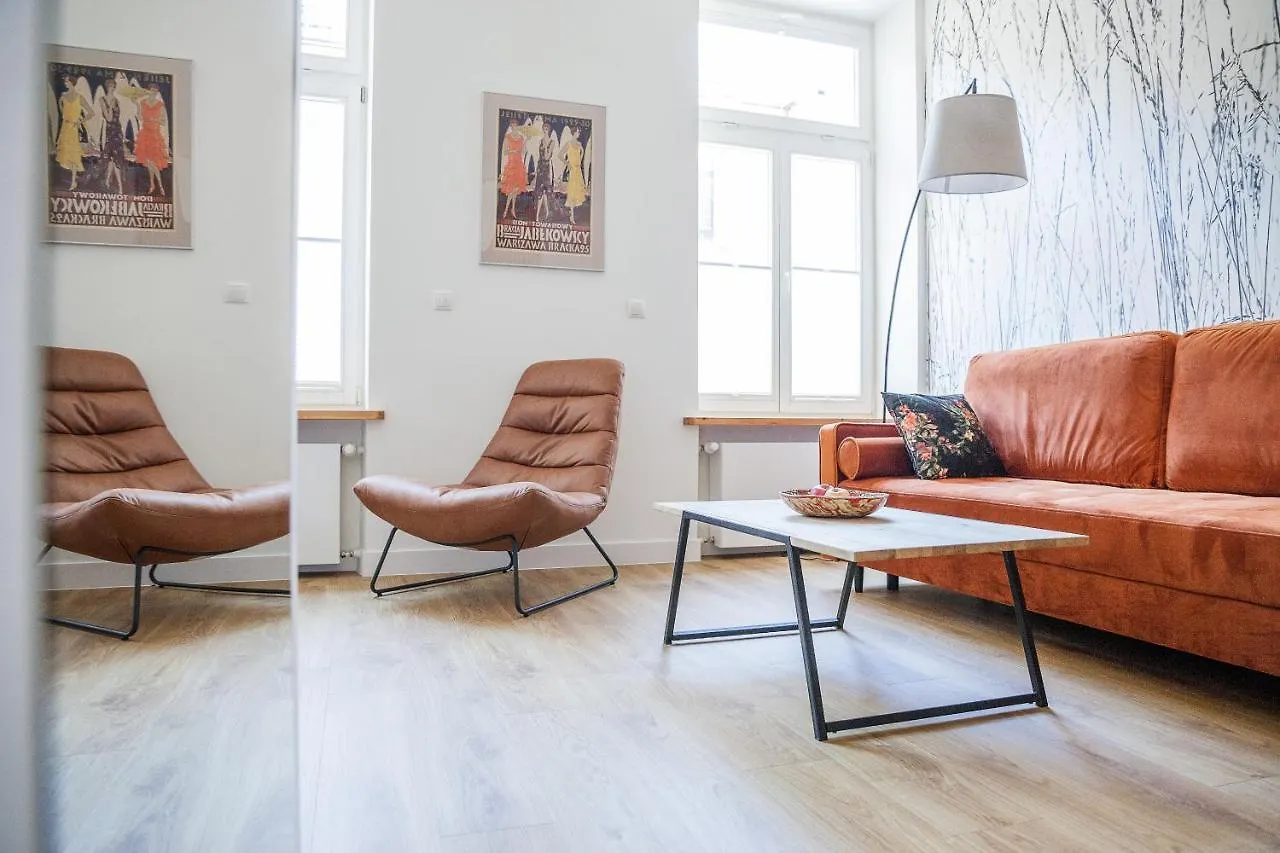 Apple Inn Warsaw Homestay