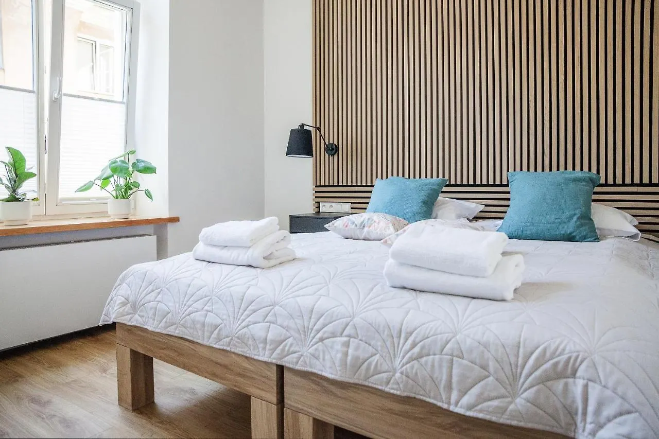 Apple Inn Warsaw Homestay