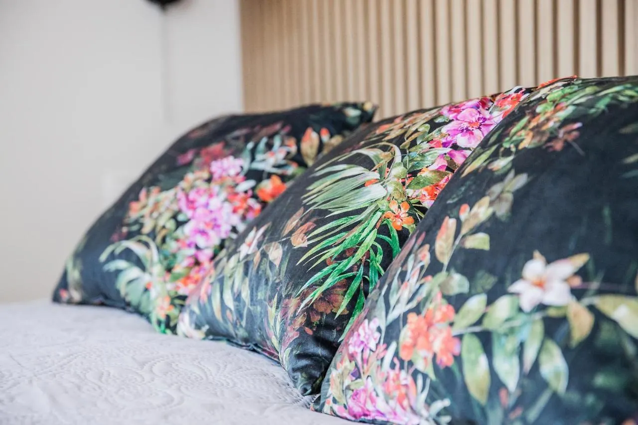 Apple Inn Warsaw Homestay