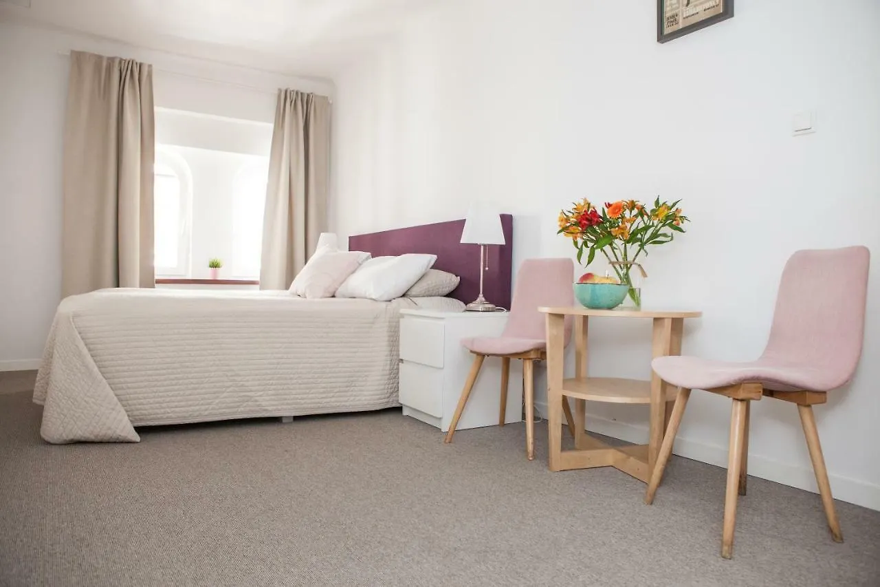 Apple Inn Warsaw Homestay