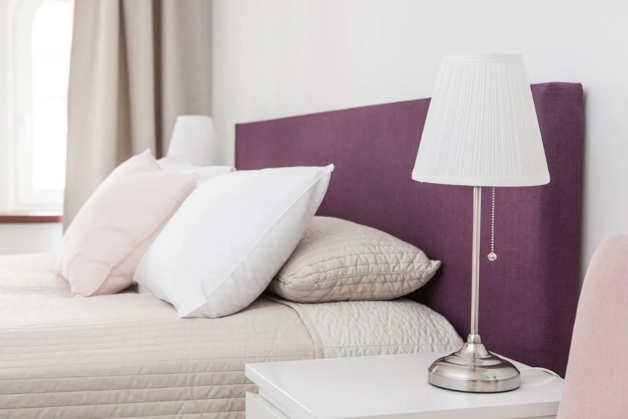 Apple Inn Warsaw Homestay