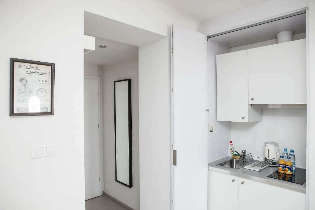 Apple Inn Warsaw Homestay